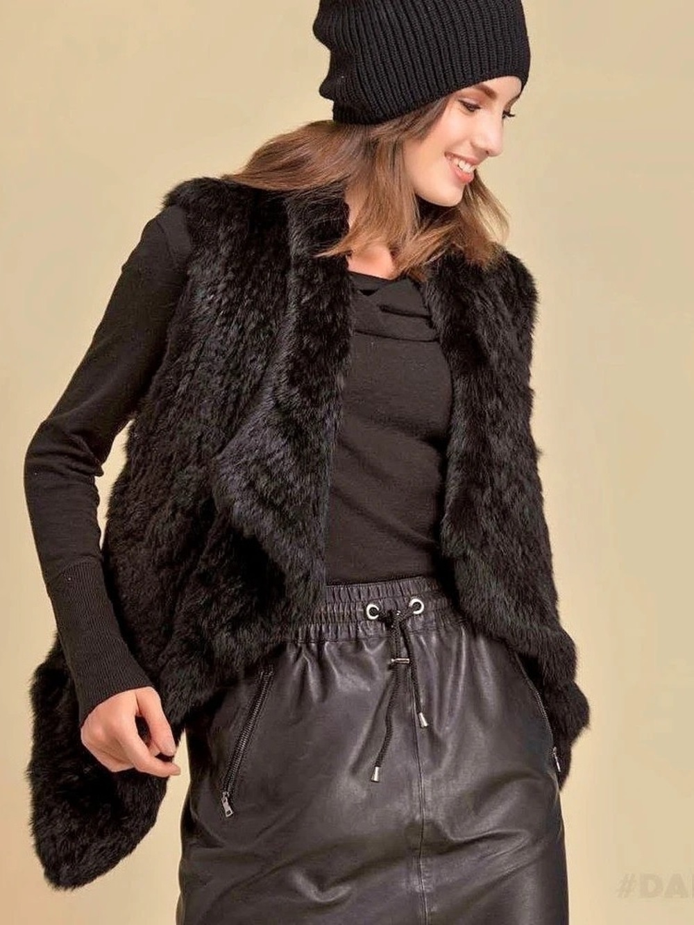 Danier Rabbit Fur Vest in Black M / L Cozy Chic Elegant